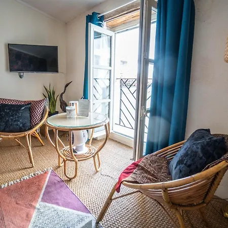 La Belle Amarre-bed And Breakfast-maison D'hotes بيت ضيافة لا روشيل